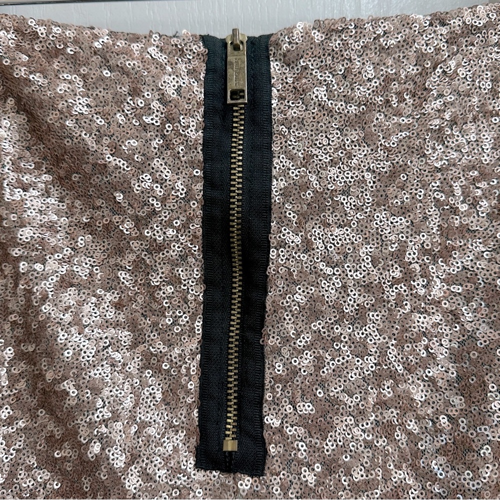 River Island Gold Sequin Shorts High Waisted Fitted Stretchy Booty Club Attire - Picture 4 of 8